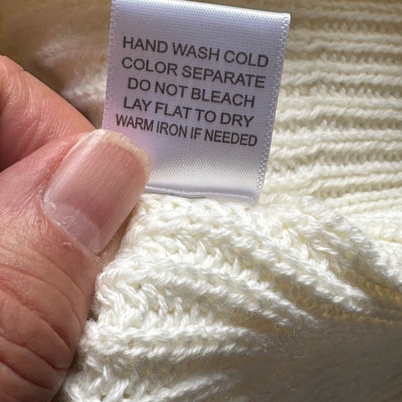 NWOT LE LIS Sweater - Picture 6 of 7